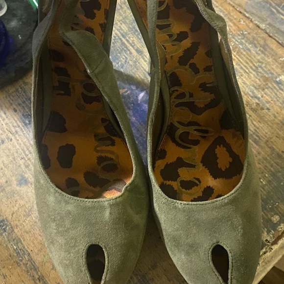 Green Heels - Picture 3 of 3